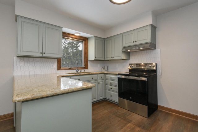 S36W28308 Quail RUN, Waukesha, WI 53189