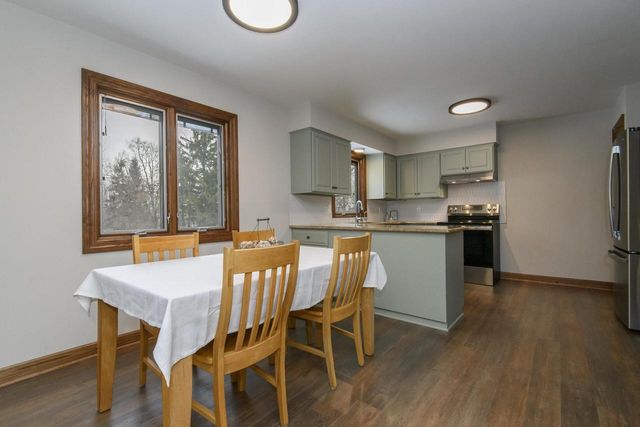 S36W28308 Quail RUN, Waukesha, WI 53189