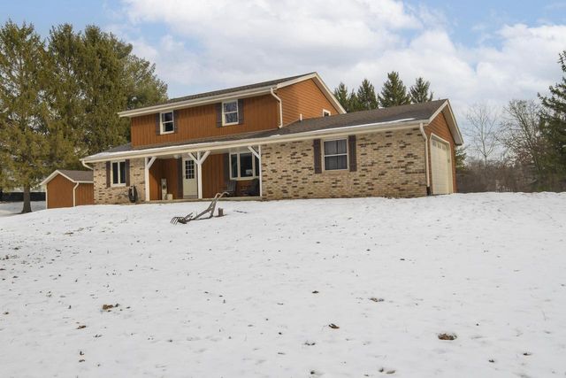 S36W28308 Quail RUN, Waukesha, WI 53189