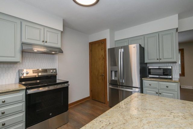 S36W28308 Quail RUN, Waukesha, WI 53189