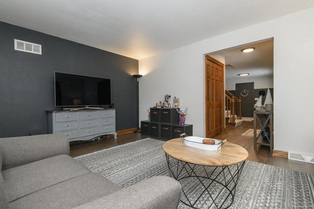 S36W28308 Quail RUN, Waukesha, WI 53189