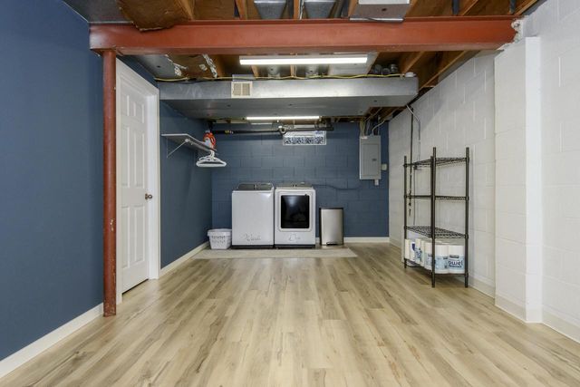 S36W28308 Quail RUN, Waukesha, WI 53189