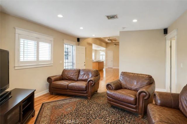 1415 S Mckinley Avenue, Compton, CA 90220