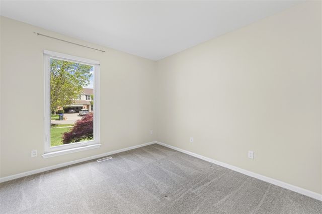 821 Huntington Drive, South Lyon, MI 48178