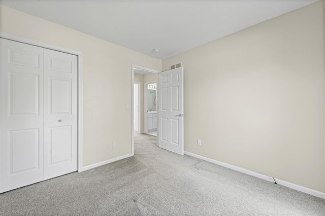 821 Huntington Drive, South Lyon, MI 48178