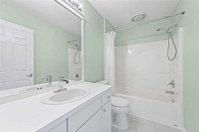821 Huntington Drive, South Lyon, MI 48178