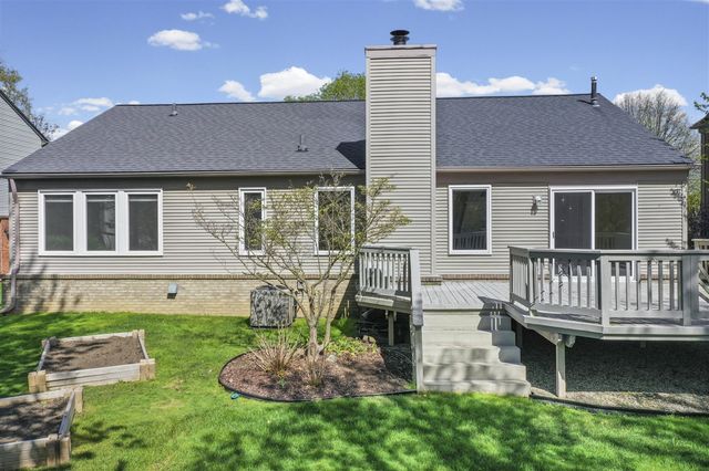 821 Huntington Drive, South Lyon, MI 48178