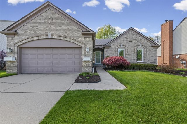 821 Huntington Drive, South Lyon, MI 48178