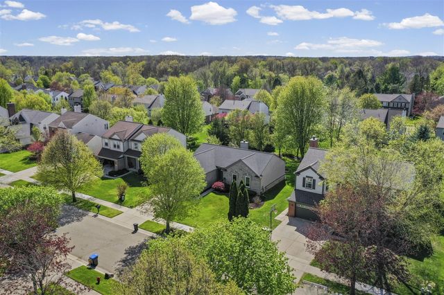 821 Huntington Drive, South Lyon, MI 48178
