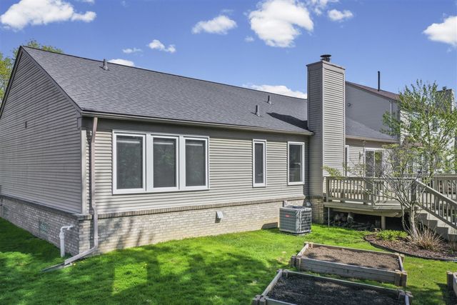 821 Huntington Drive, South Lyon, MI 48178