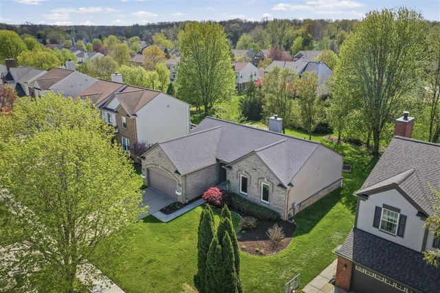 821 Huntington Drive, South Lyon, MI 48178