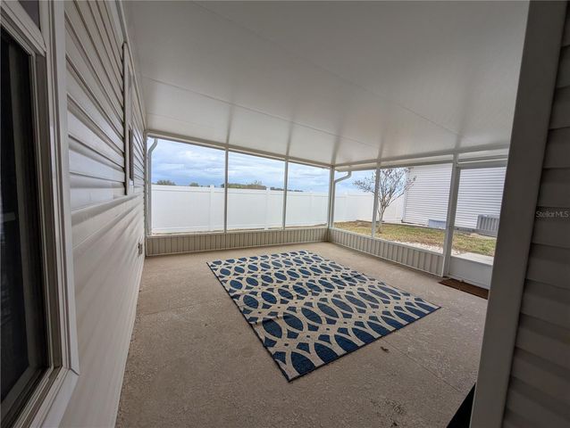 9101 FAIRWAY LOOP, Dade City, FL 33525