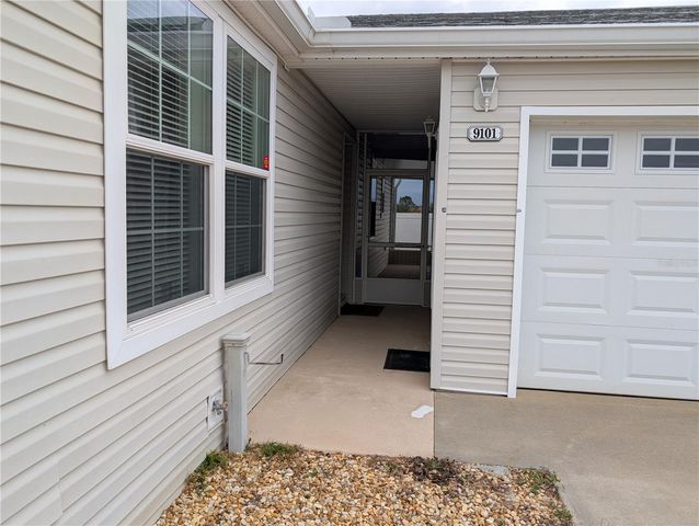 9101 FAIRWAY LOOP, Dade City, FL 33525