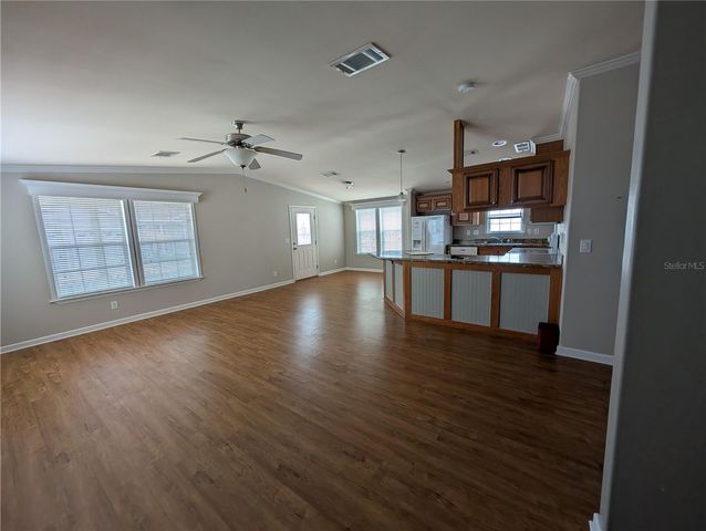 9101 FAIRWAY LOOP, Dade City, FL 33525