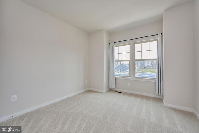 1035 VENIFENA TER SE, Leesburg, VA 20175