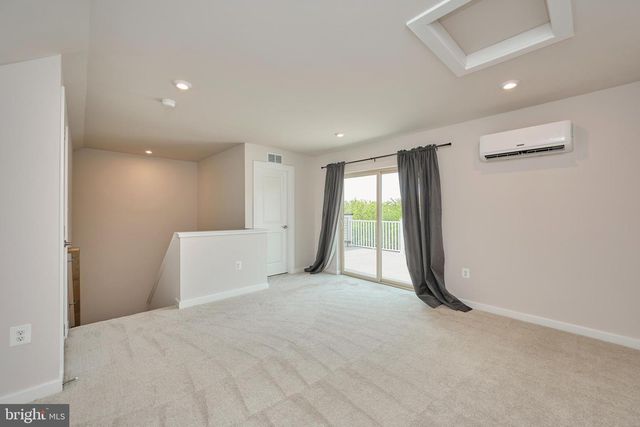 1035 VENIFENA TER SE, Leesburg, VA 20175