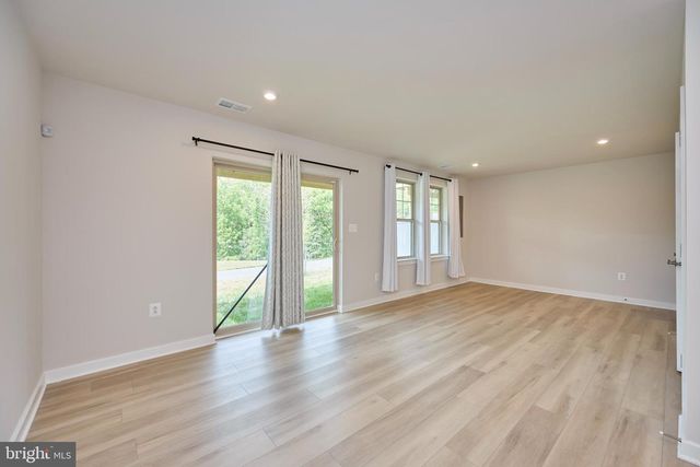 1035 VENIFENA TER SE, Leesburg, VA 20175