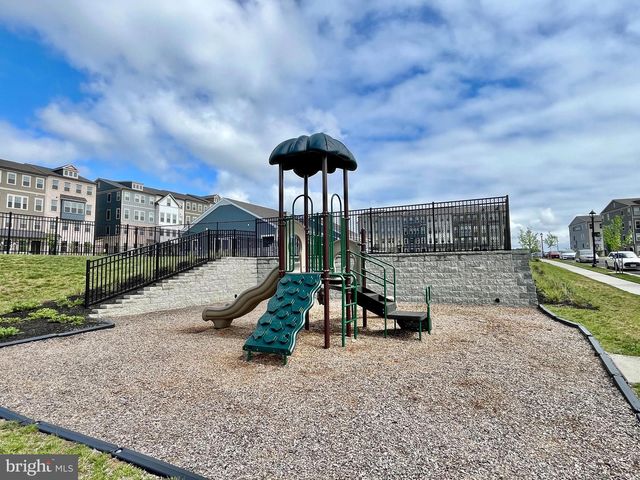 1035 VENIFENA TER SE, Leesburg, VA 20175
