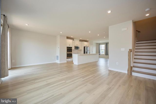 1035 VENIFENA TER SE, Leesburg, VA 20175