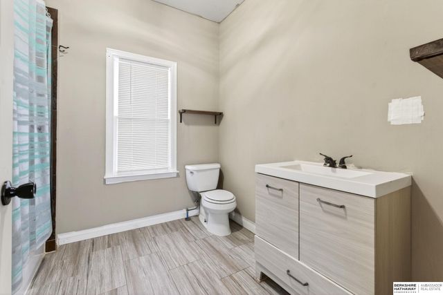 5609 S 52 Street, Omaha, NE 68117