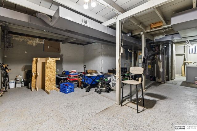 5609 S 52 Street, Omaha, NE 68117