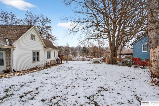 5609 S 52 Street, Omaha, NE 68117