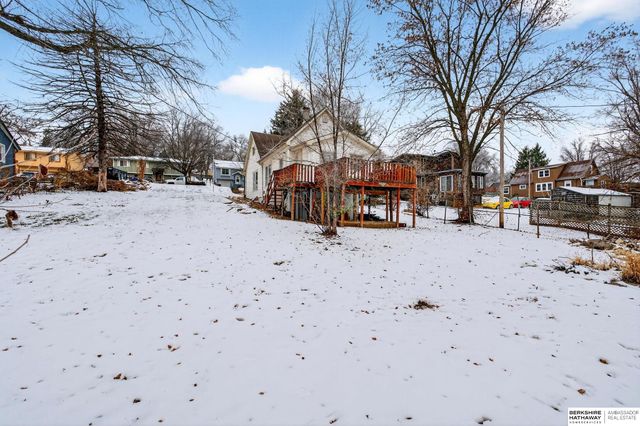 5609 S 52 Street, Omaha, NE 68117