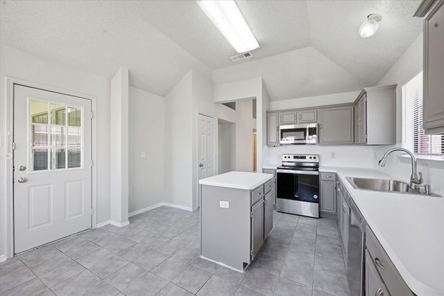 2338 Stillwater Drive, Mesquite, TX 75181