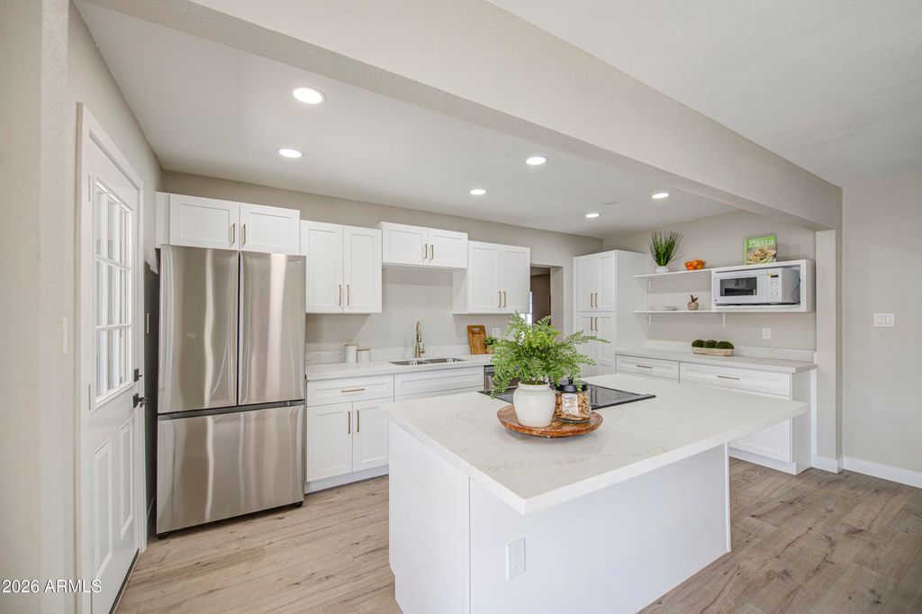 4750 N 39TH Drive, Phoenix, AZ 85019 — photo 5