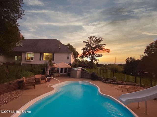 1906 Deckard School Rd, Radcliff, KY 40160