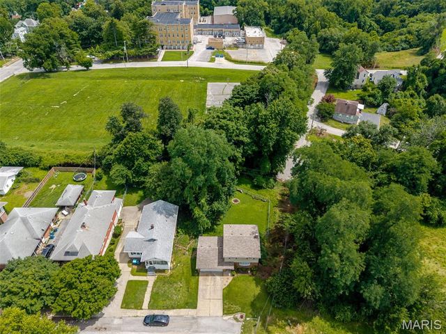 219 Patterson Place, Alton, IL 62002