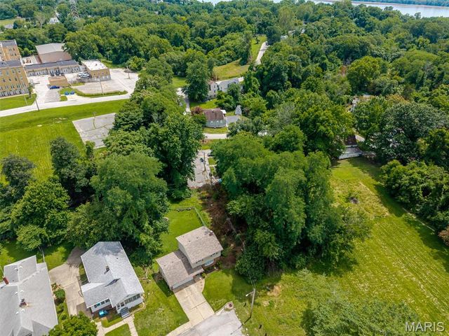 219 Patterson Place, Alton, IL 62002