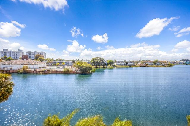 1750 NE 191st St 326-4, Miami, FL 33179