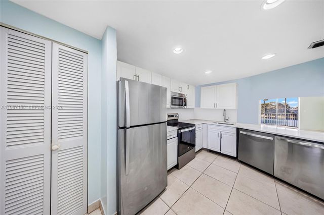 1750 NE 191st St 326-4, Miami, FL 33179