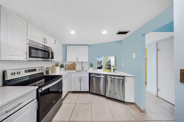 1750 NE 191st St 326-4, Miami, FL 33179