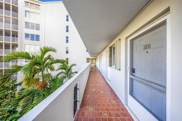 1750 NE 191st St 326-4, Miami, FL 33179