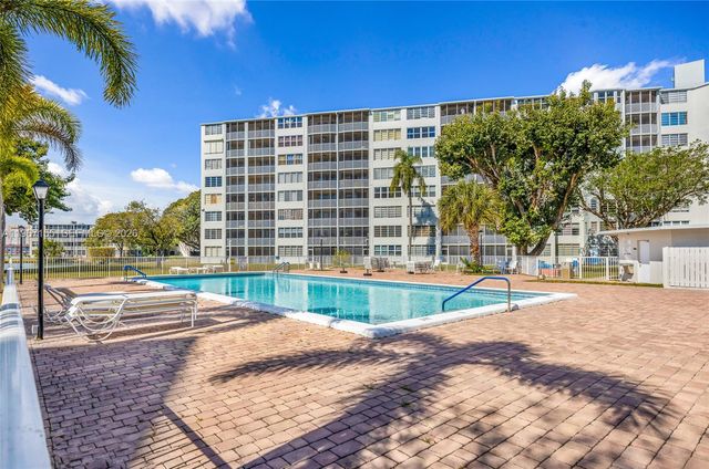 1750 NE 191st St 326-4, Miami, FL 33179