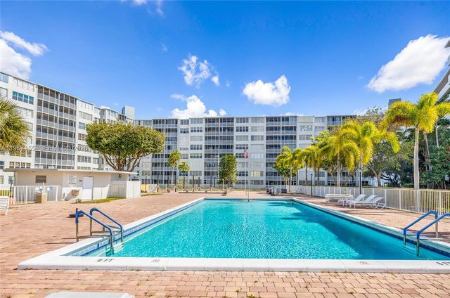 1750 NE 191st St 326-4, Miami, FL 33179