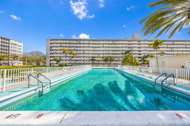 1750 NE 191st St 326-4, Miami, FL 33179