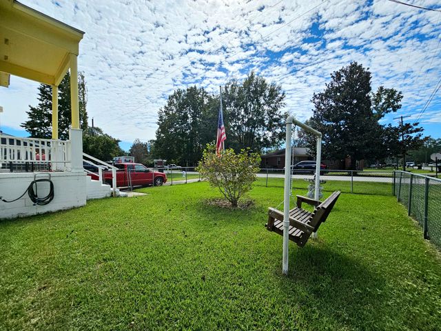 417 Robin Drive, Goose Creek, SC 29445