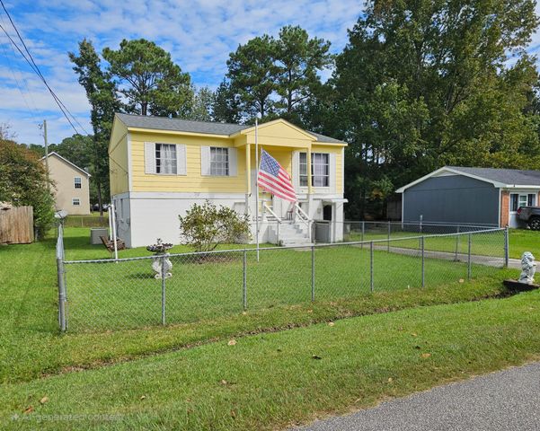 417 Robin Drive, Goose Creek, SC 29445