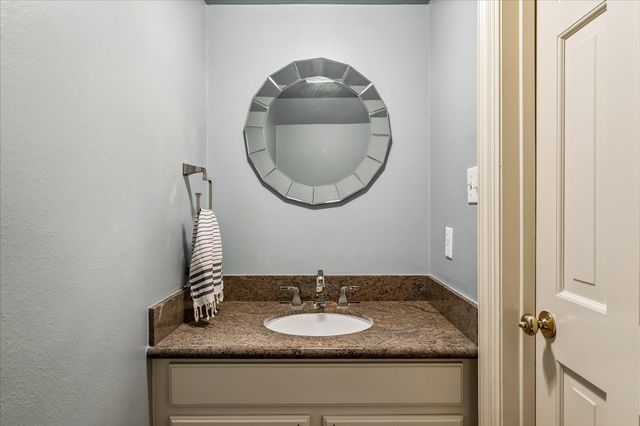 2907 Robinhood Street, West University Place, TX 77005