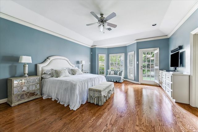 2907 Robinhood Street, West University Place, TX 77005