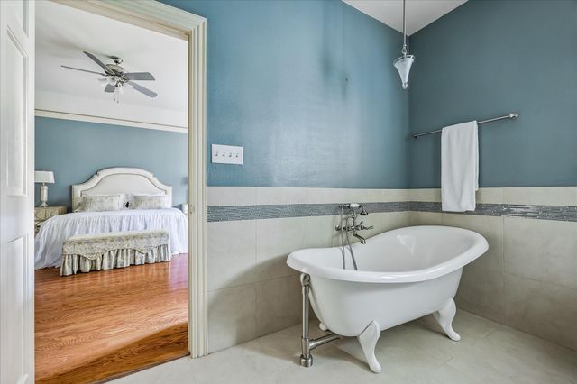 2907 Robinhood Street, West University Place, TX 77005