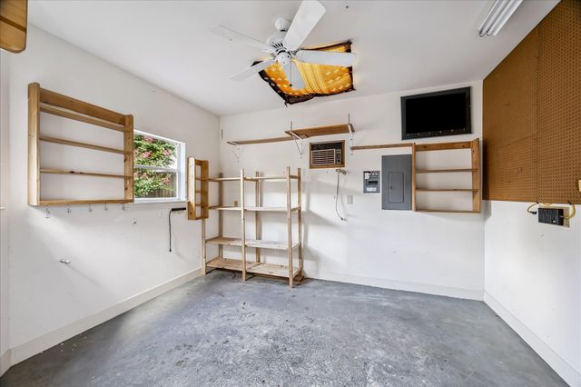 2907 Robinhood Street, West University Place, TX 77005