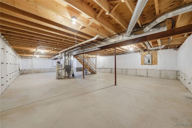 4883 Waterford Place, Lockport Town, NY 14094