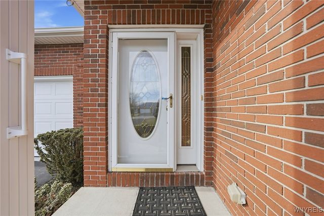 4883 Waterford Place, Lockport Town, NY 14094