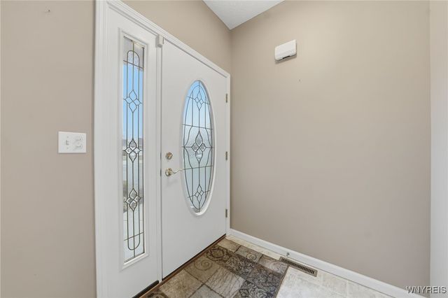 4883 Waterford Place, Lockport Town, NY 14094