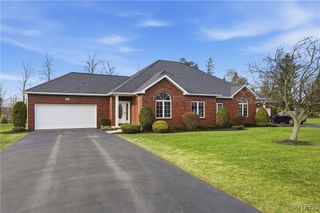 4883 Waterford Place, Lockport Town, NY 14094