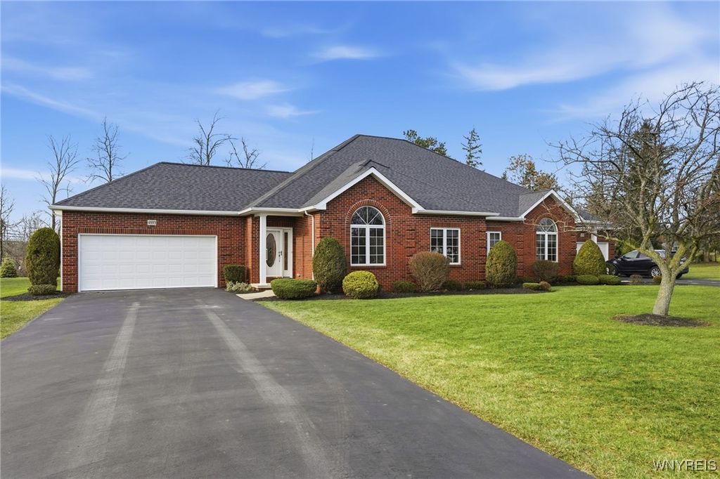 4883 Waterford Place, Lockport Town, NY 14094